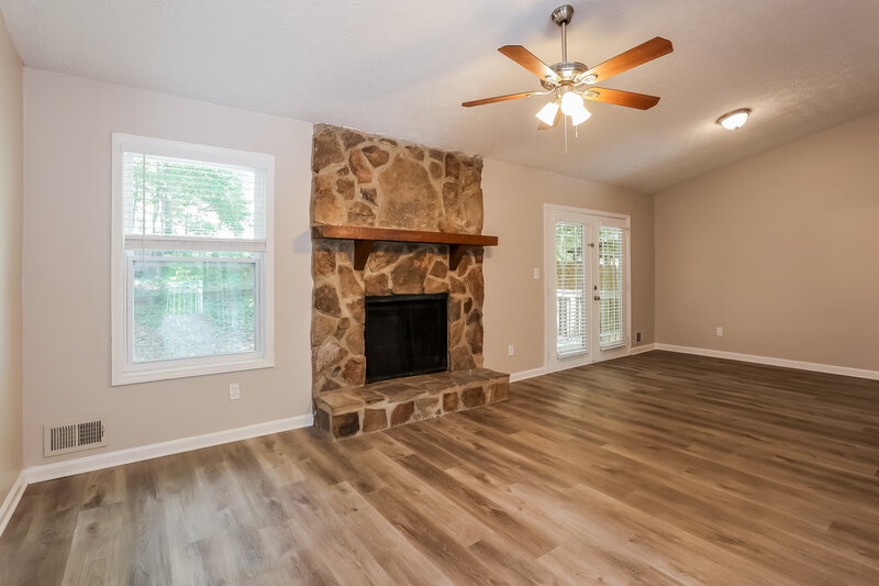 2,625/Mo, 392 Doeskin Ln SE Smyrna, GA 30082 Living Room View