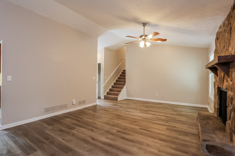 2,625/Mo, 392 Doeskin Ln SE Smyrna, GA 30082 Living Room View 2