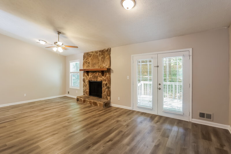 2,625/Mo, 392 Doeskin Ln SE Smyrna, GA 30082 Living Room View 3