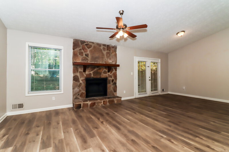 2,400/Mo, 392 Doeskin Ln SE Smyrna, GA 30082 Living Room View