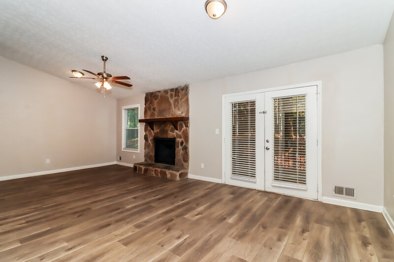 2,400/Mo, 392 Doeskin Ln SE Smyrna, GA 30082 Living Room View 3
