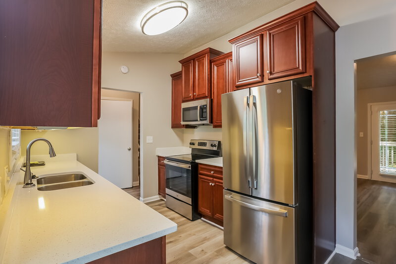 2,625/Mo, 392 Doeskin Ln SE Smyrna, GA 30082 Kitchen View
