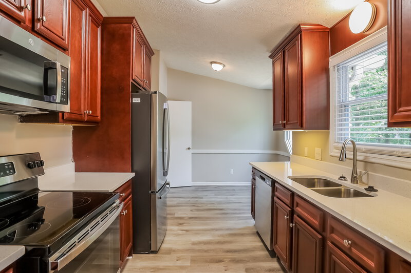 2,625/Mo, 392 Doeskin Ln SE Smyrna, GA 30082 Kitchen View 2