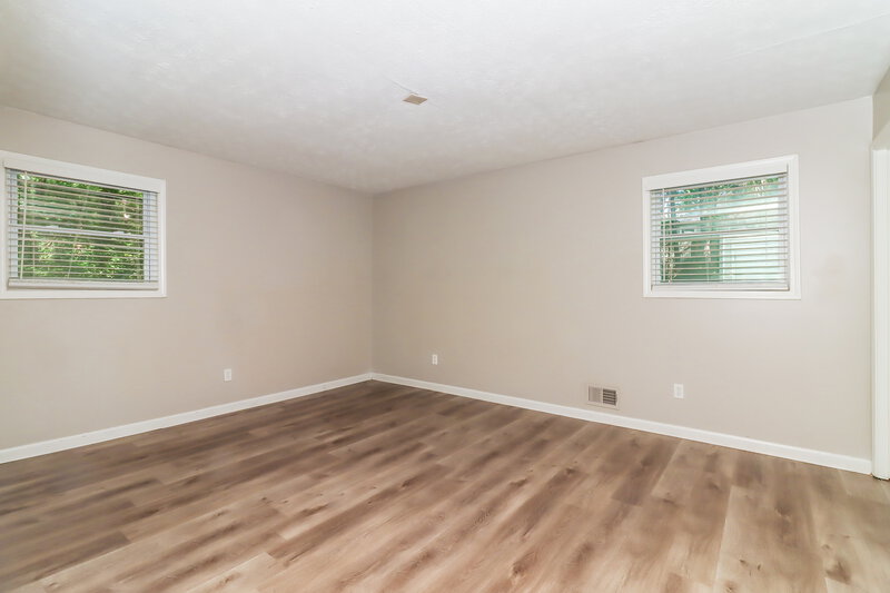 2,400/Mo, 392 Doeskin Ln SE Smyrna, GA 30082 Main Bedroom View