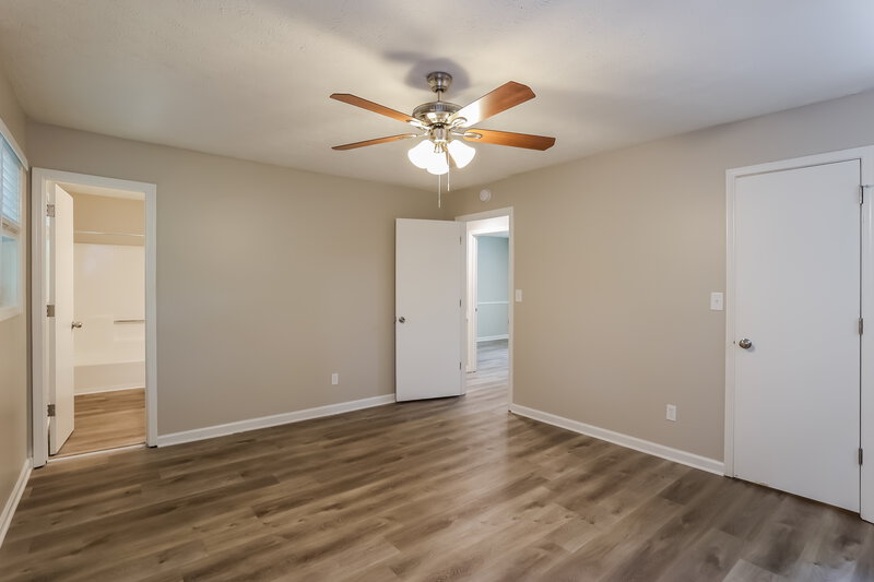2,625/Mo, 392 Doeskin Ln SE Smyrna, GA 30082 Main Bedroom View 2