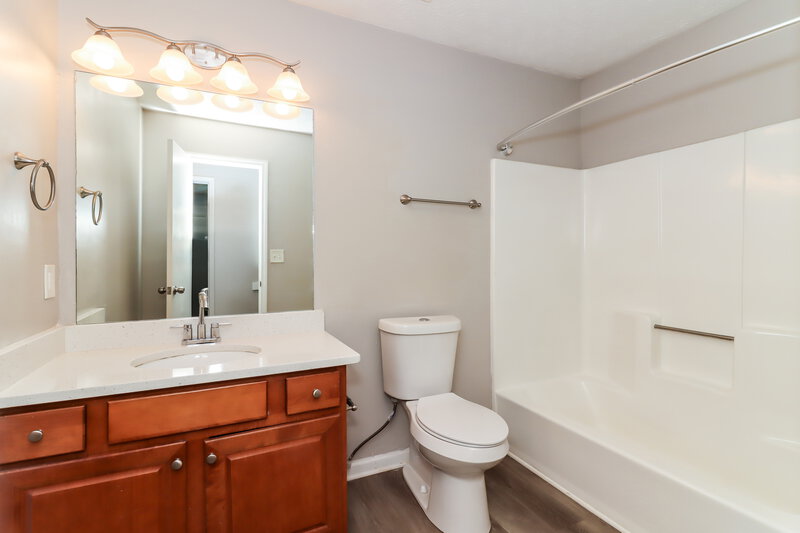 2,400/Mo, 392 Doeskin Ln SE Smyrna, GA 30082 Bathroom View