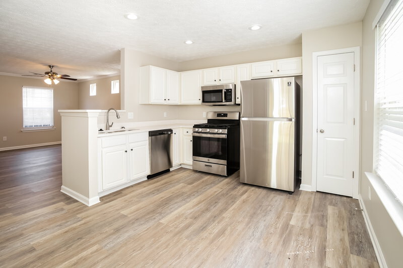 2,150/Mo, 136 Oak Grove Pl Acworth, GA 30102 Kitchen View 3