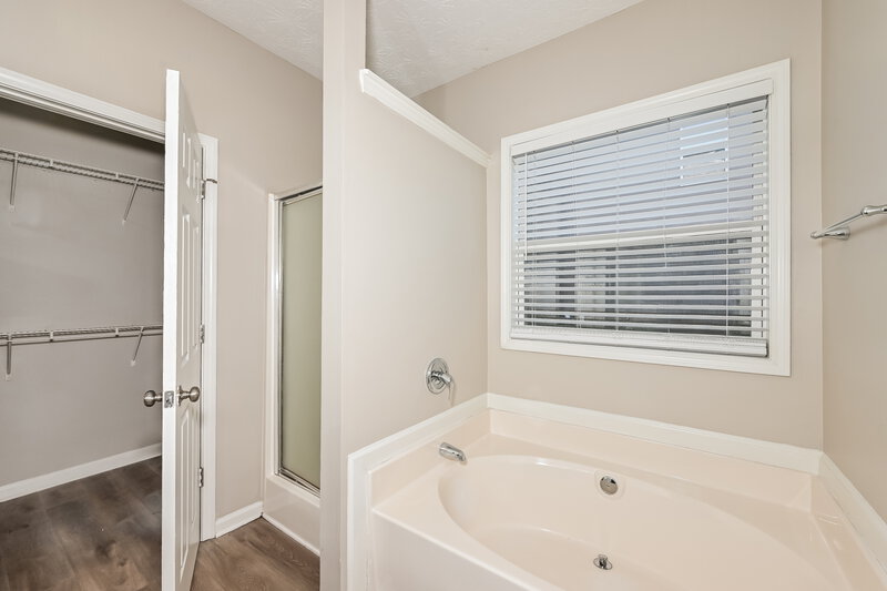 2,135/Mo, 715 Cool Weather Dr Lawrenceville, GA 30045 Main Bathroom View 2
