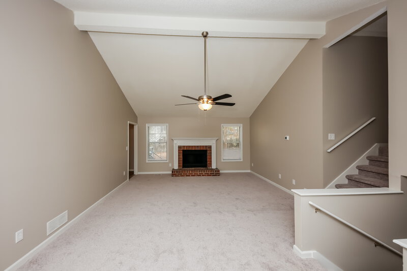 2,190/Mo, 1622 Cumberland Club Rd SW Marietta, GA 30008 Living Room View