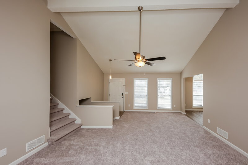 2,190/Mo, 1622 Cumberland Club Rd SW Marietta, GA 30008 Living Room View 2