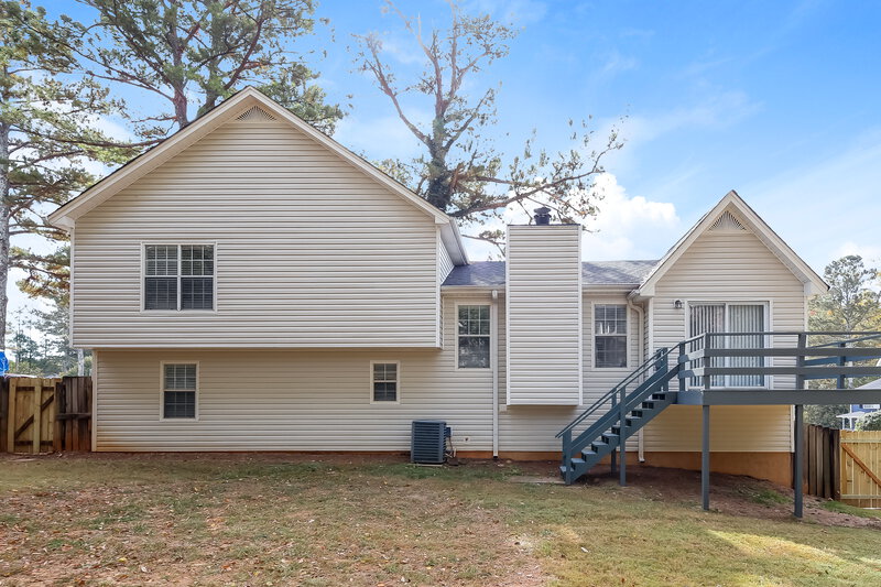 2,190/Mo, 1622 Cumberland Club Rd SW Marietta, GA 30008 Rear View