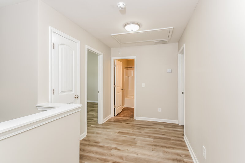 2,280/Mo, 41 Winding Flower Walk Adairsville, GA 30103 Loft View