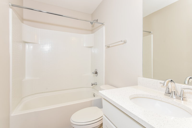 2,280/Mo, 41 Winding Flower Walk Adairsville, GA 30103 Main Bathroom View
