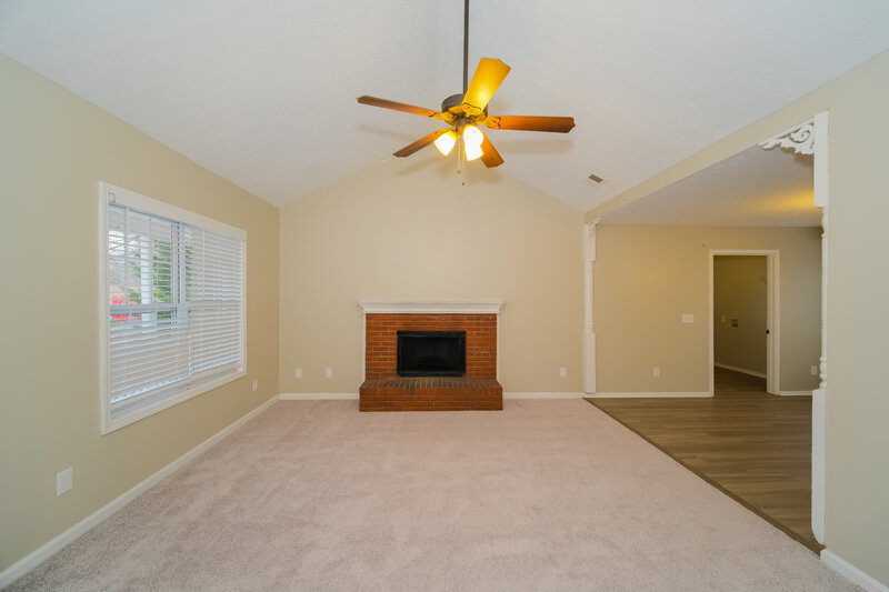 2,710/Mo, 215 Mountain Ln Covington, GA 30016 Living Room View