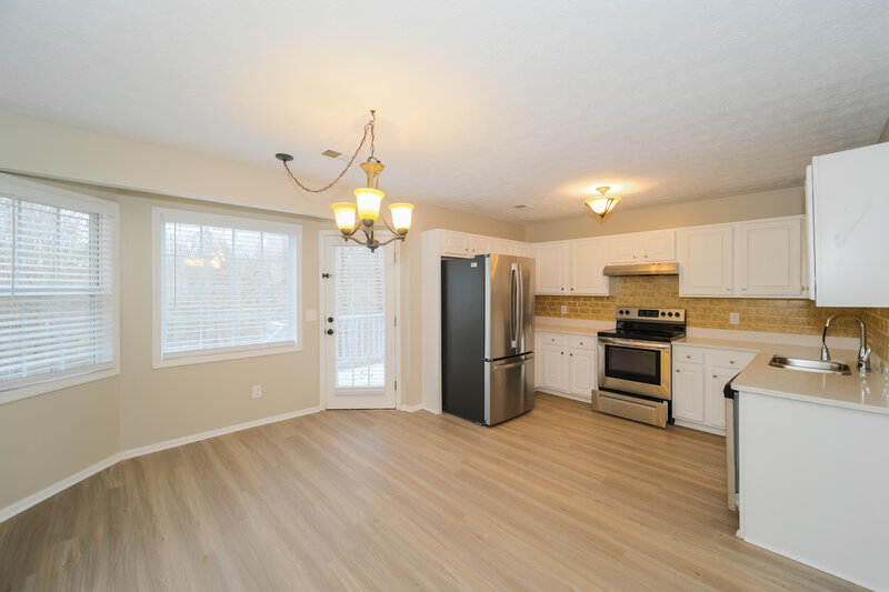 2,710/Mo, 215 Mountain Ln Covington, GA 30016 Dining Room View 2