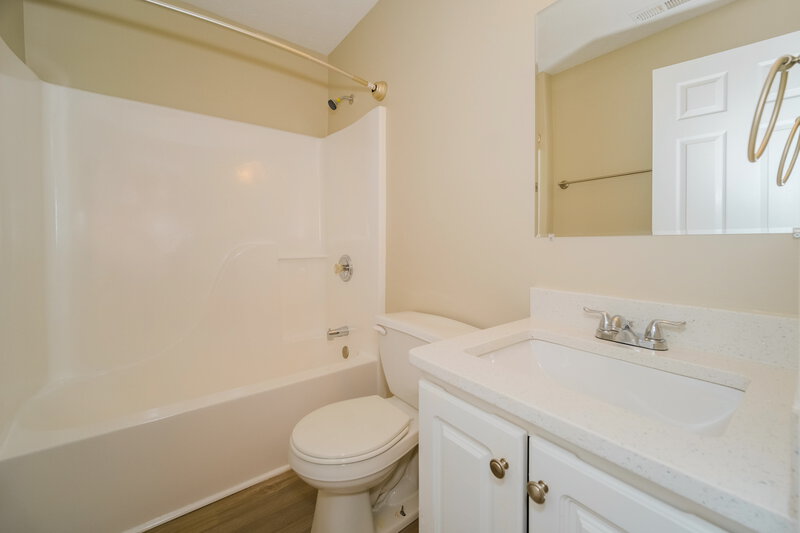 2,710/Mo, 215 Mountain Ln Covington, GA 30016 Bathroom View