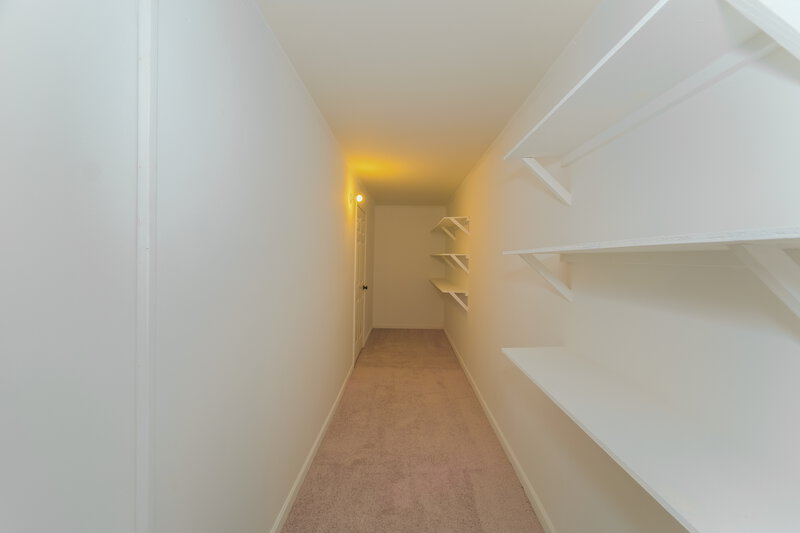 2,710/Mo, 215 Mountain Ln Covington, GA 30016 Walk In Closet View