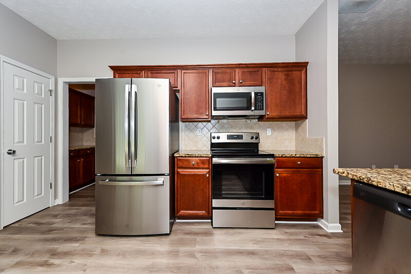 2,425/Mo, 198 Babbling Brook Dr McDonough, GA 30252 Kitchen View 2