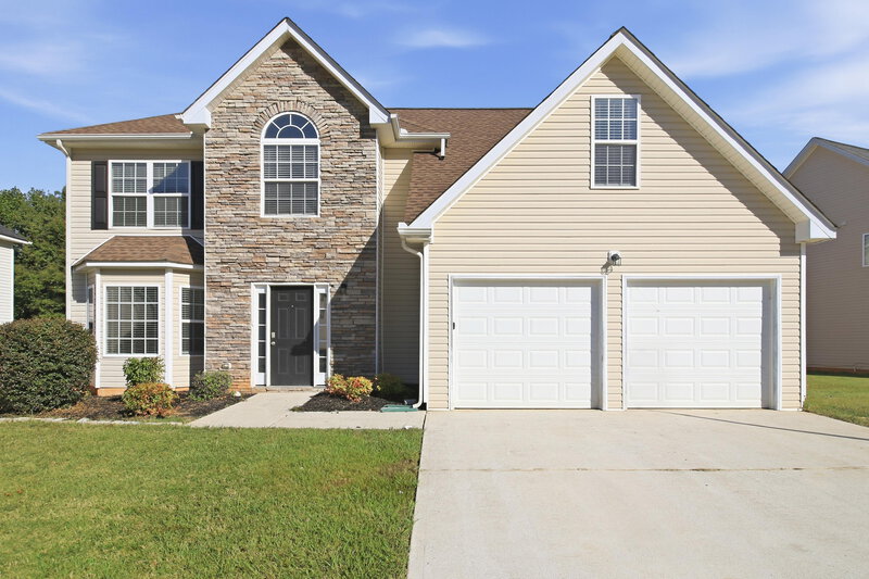 4 Bedroom House – 357 Cobblestone Ct, Hampton, GA 30228