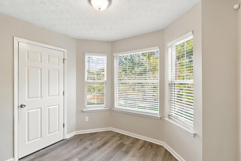 2,300/Mo, 357 Cobblestone Ct Hampton, GA 30228 Breakfast Nook View