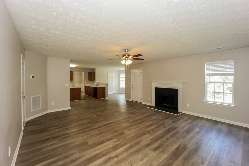 2,575/Mo, 357 Cobblestone Ct Hampton, GA 30228 Family Room View