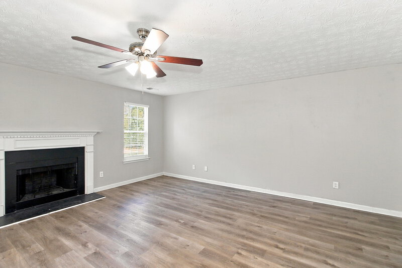 2,300/Mo, 357 Cobblestone Ct Hampton, GA 30228 Family Room View
