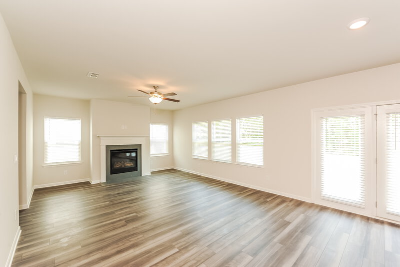 2,435/Mo, 5828 Hackberry Lane Braselton, GA 30517 Living Room View