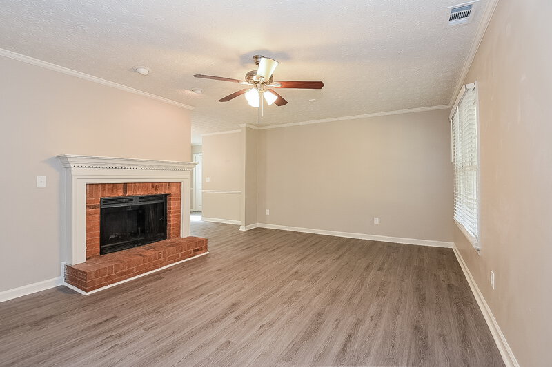 1,770/Mo, 107 Oakridge Dr SE Cartersville, GA 30121 Living Room View 3