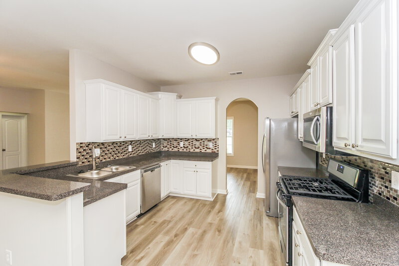 1,980/Mo, 105 Hilo Ct Carrollton, GA 30116 Kitchen View