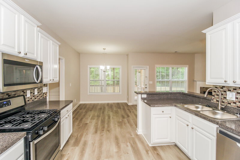 1,980/Mo, 105 Hilo Ct Carrollton, GA 30116 Kitchen View 3