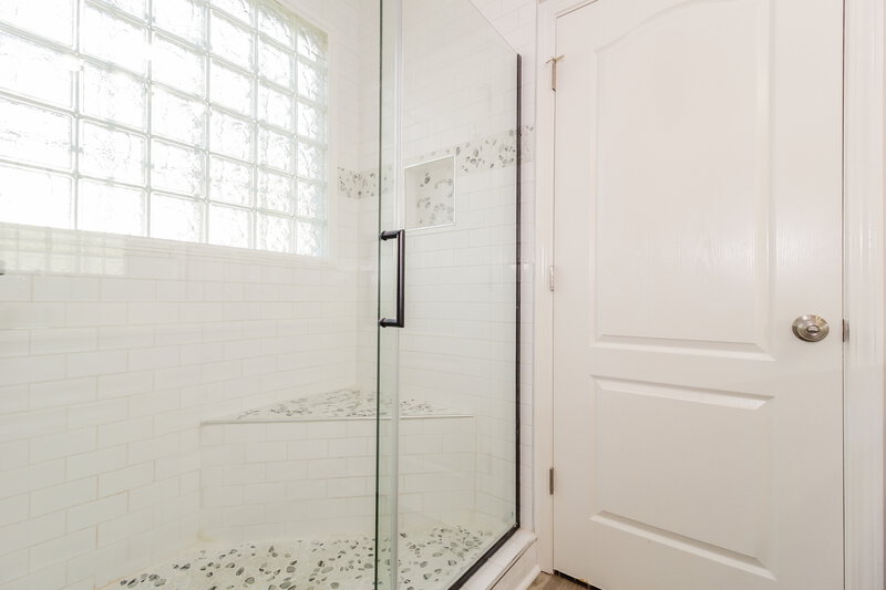 1,980/Mo, 105 Hilo Ct Carrollton, GA 30116 Main Bathroom View