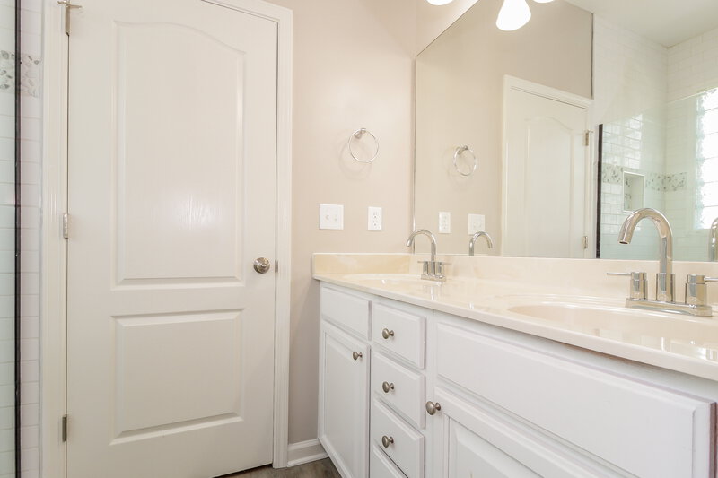 1,980/Mo, 105 Hilo Ct Carrollton, GA 30116 Main Bathroom View 2