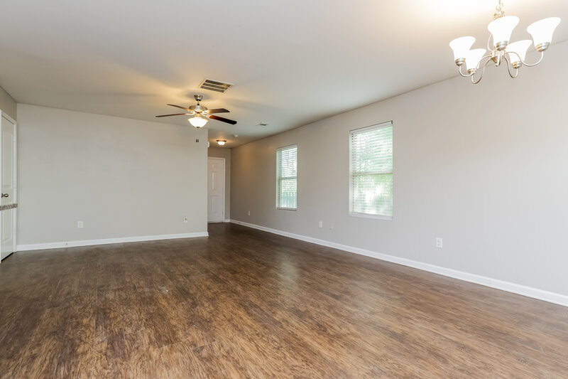 1,975/Mo, 255 Eagles Pkwy Covington, GA 30014 Living Room View