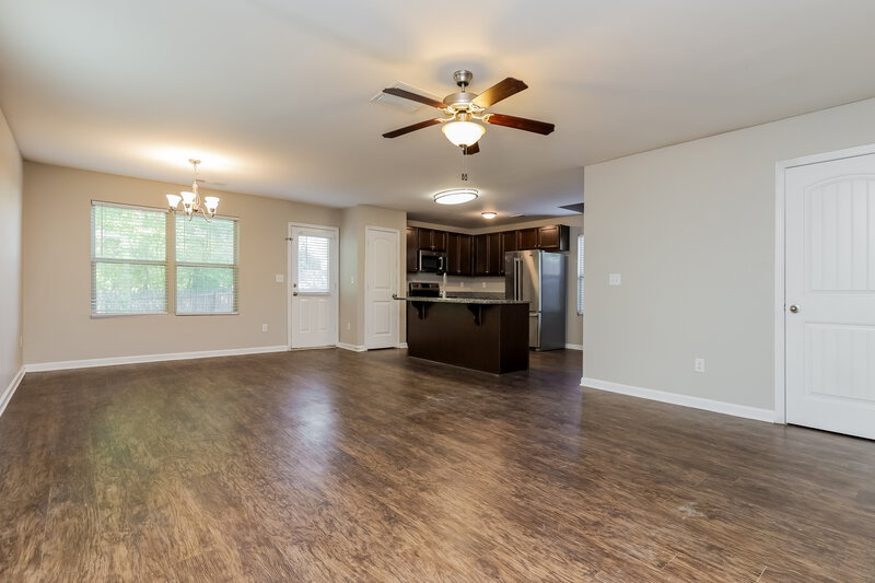 1,975/Mo, 255 Eagles Pkwy Covington, GA 30014 Living Room View 2