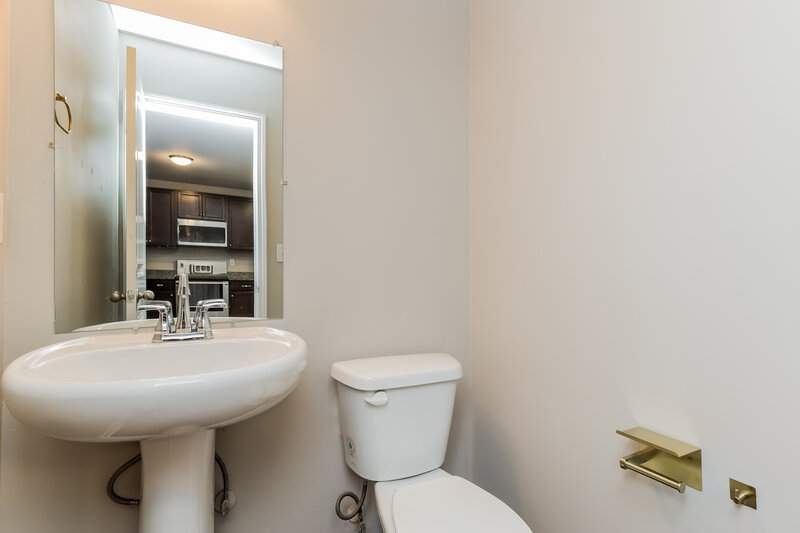 1,975/Mo, 255 Eagles Pkwy Covington, GA 30014 Bathroom View