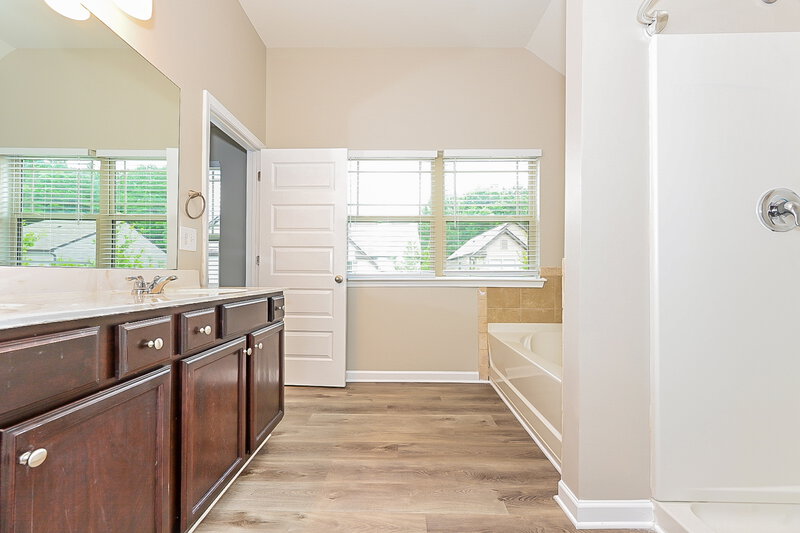 2,940/Mo, 360 Lossie Ln McDonough, GA 30253 Main Bathroom View