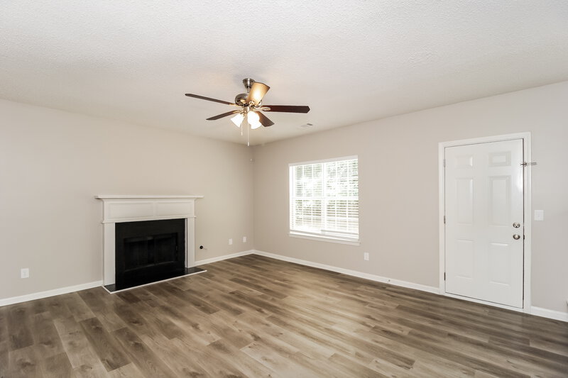 2,005/Mo, 202 Goldleaf Dr Hampton, GA 30228 Living Room View