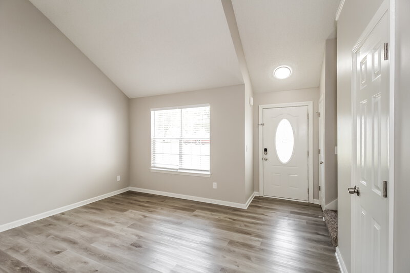 2,005/Mo, 202 Goldleaf Dr Hampton, GA 30228 Sitting Room View 2