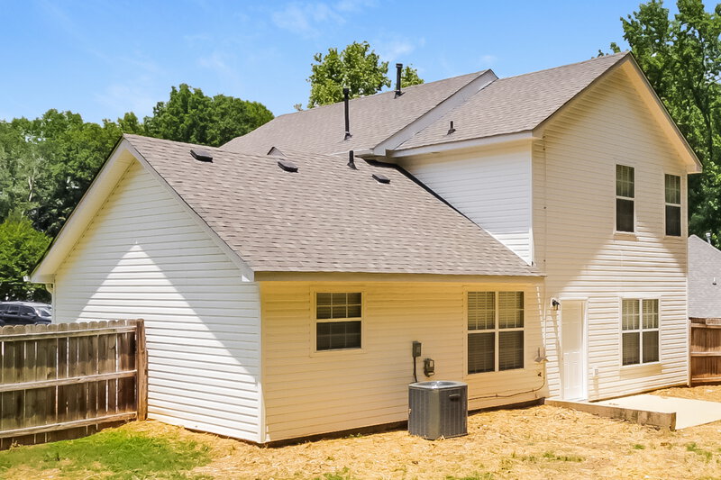 2,005/Mo, 202 Goldleaf Dr Hampton, GA 30228 Rear View