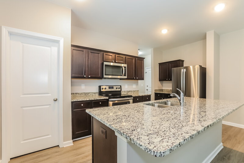 3,460/Mo, 1091 Coldwater Dr Griffin, GA 30224 Kitchen View 2