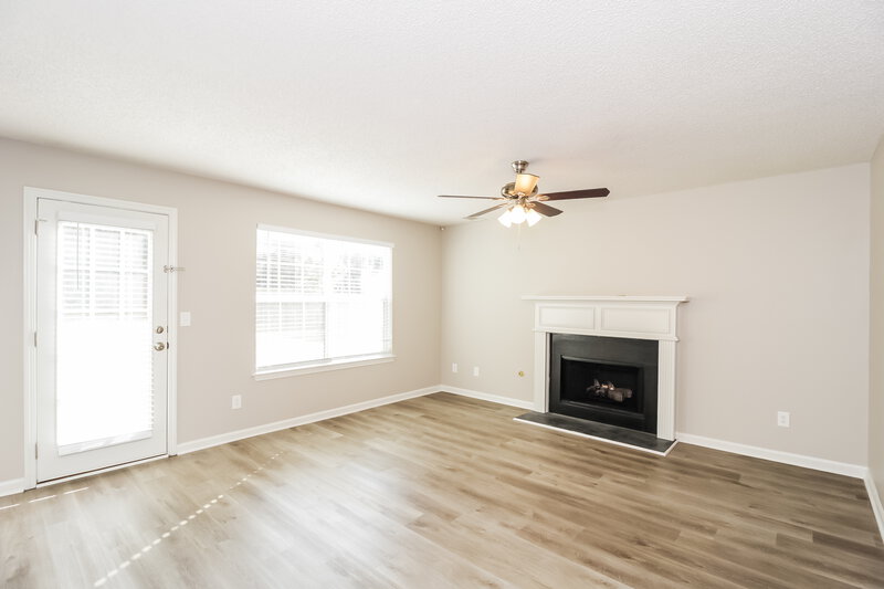 3,330/Mo, 4756 Buffalo St Fairburn, GA 30213 Living Room View 3