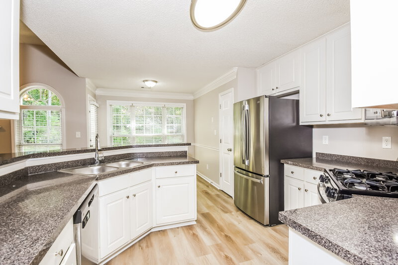 2,030/Mo, 2045 Reserve Pkwy McDonough, GA 30253 Kitchen View