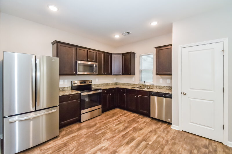 1,910/Mo, 7223 Ashley Falls Ct Douglasville, GA 30134 Kitchen View