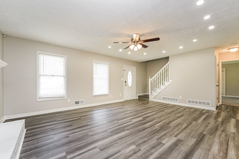 1,875/Mo, 46 Muscadine Ct Douglasville, GA 30134 Living Room View 2