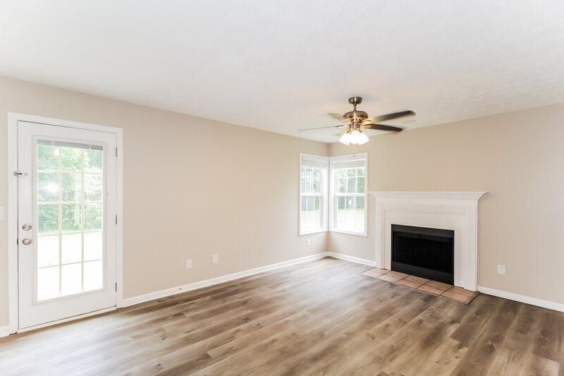 1,880/Mo, 1308 Grantland Rd Griffin, GA 30224 Living Room View