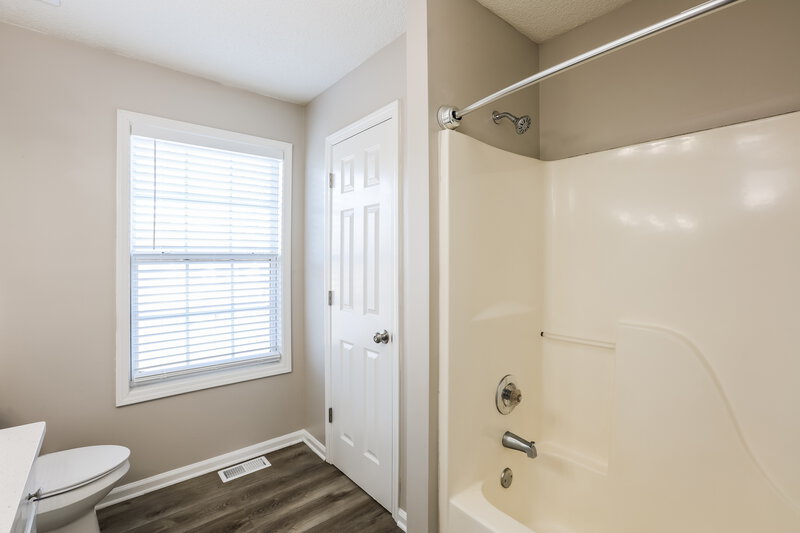 1,935/Mo, 102 Dylan Way Bremen, GA 30110 Bathroom View