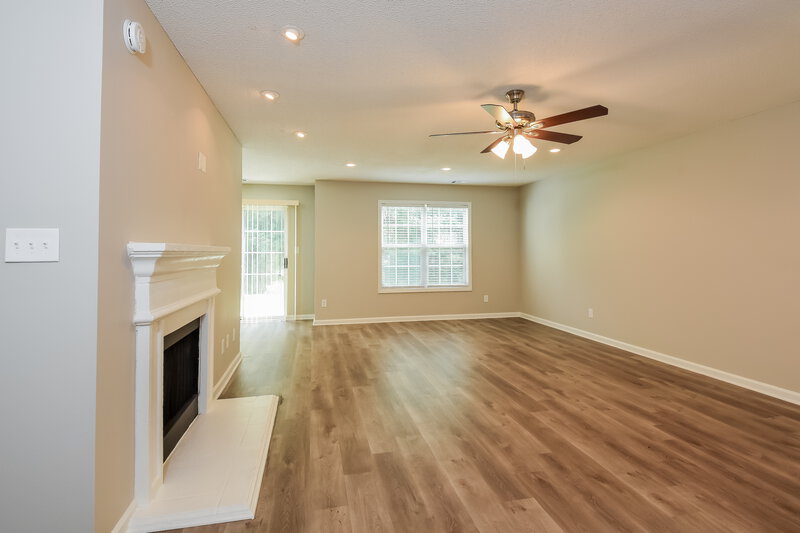 1,855/Mo, 6592 Lake Mill Trce Lithonia, GA 30038 Living Room View
