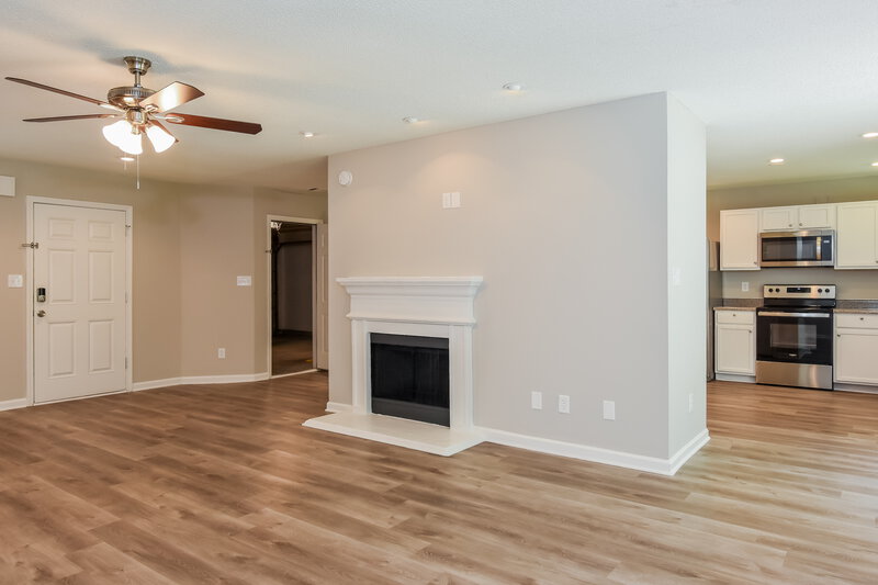 1,855/Mo, 6592 Lake Mill Trce Lithonia, GA 30038 Living Room View 2