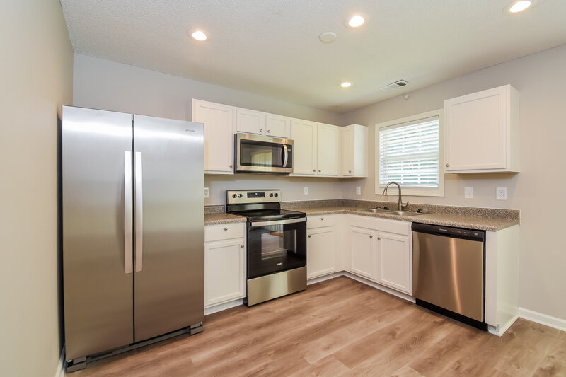 1,855/Mo, 6592 Lake Mill Trce Lithonia, GA 30038 Kitchen View 2