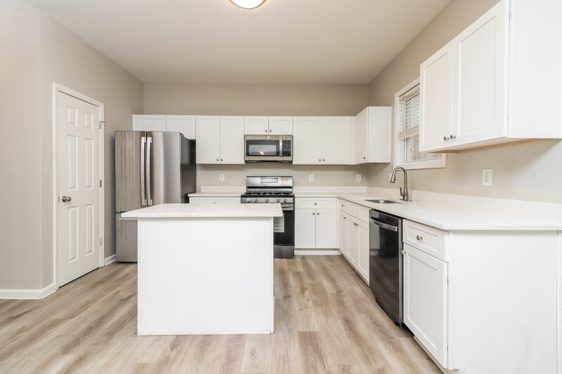 2,780/Mo, 3643 Uppark Dr Atlanta, GA 30349 Kitchen View 2